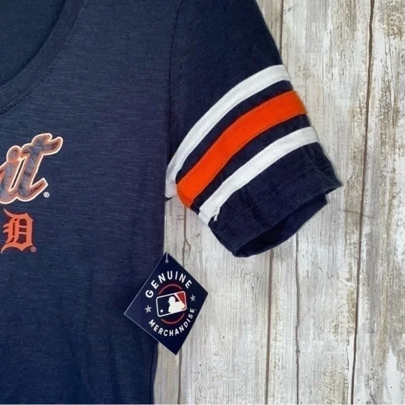 NWT MLB Detroit Tigers Baseball Tee - Picture 2 of 4
